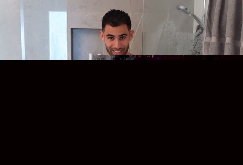 Theonepablohernandez explains how to wash uncut penis