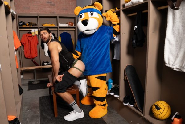 Fucked by the mascot jake preston shamu azizam